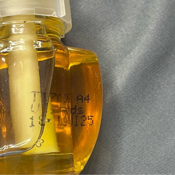 Air Wick Plug-In Refills Fresh Water Lavender Chamomile Lot of 9 V Islands Scent - Picture 10 of 11